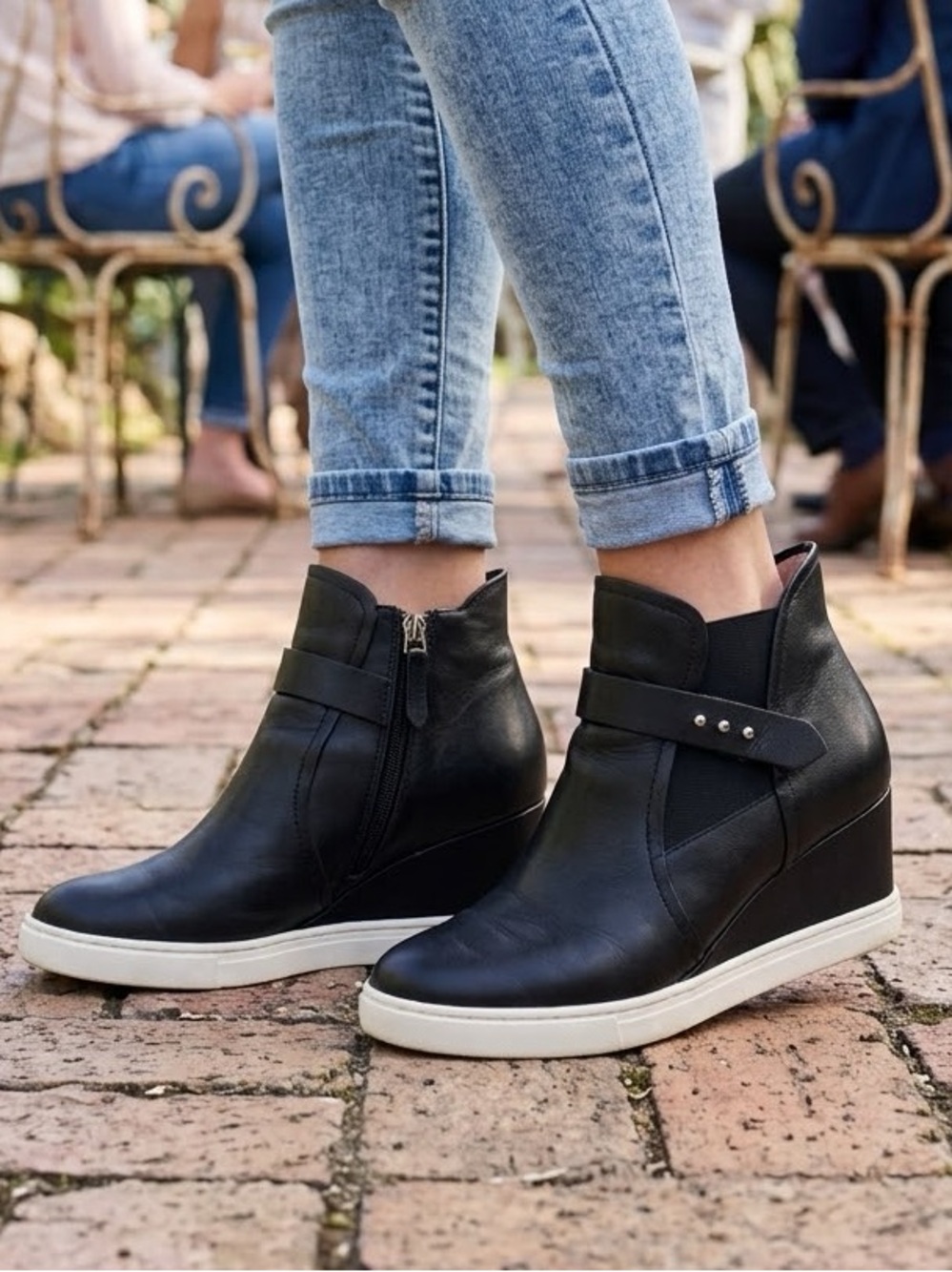 Linea Paolo Womens Sz 9,5 Black Leather Wedge Sneaker Boots Side Zip Comfort